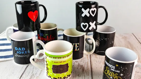 Réveillez-vous une tasse de café magique blanche en céramique sensible à la chaleur