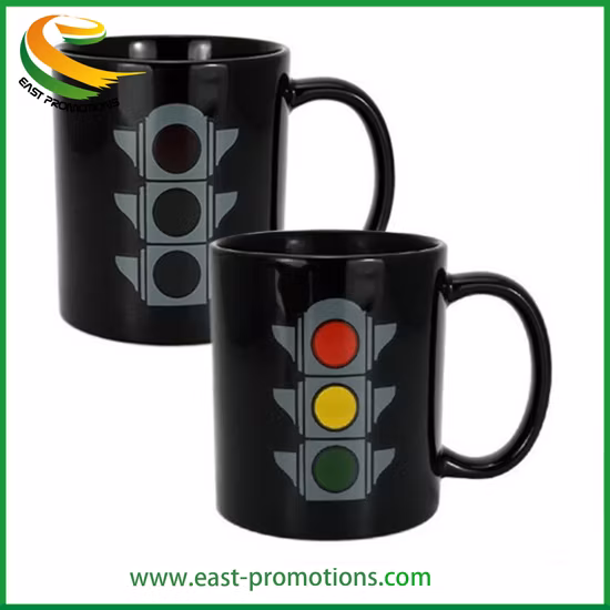 Conception personnalisée d'usine Tasse à changement de couleur Tasse en porcelaine en céramique vierge magique pour cadeaux